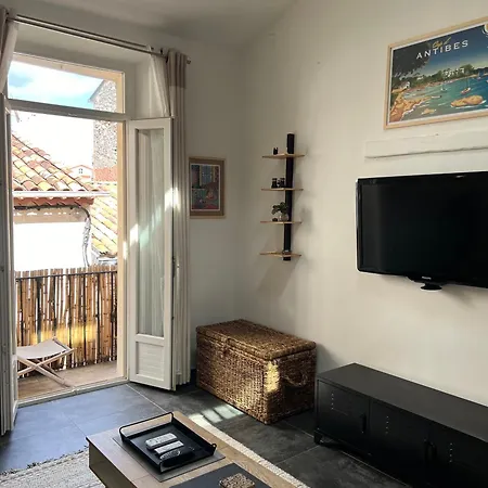 Adorable Mezzanine - Vieil * أنتيب