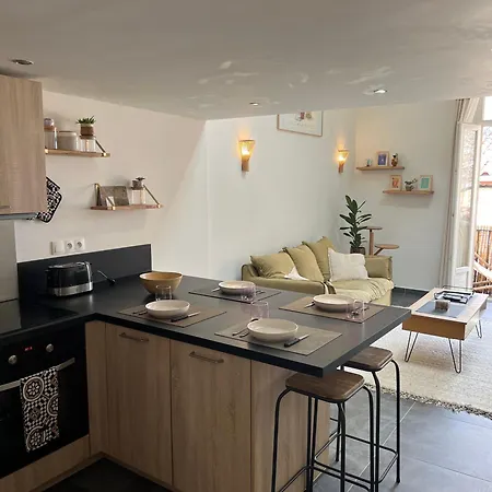 Adorable Mezzanine - Vieil أنتيب